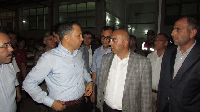 Gaziantep Valisi Yerlikaya, çadır kentteki iftara katıldı