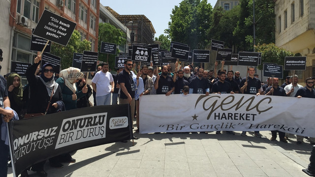 Genç Hareket’ten LGBT protestosu