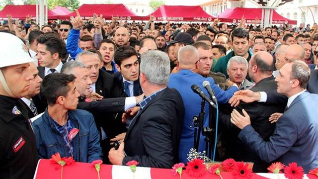 Şehit cenazesinde Kılıçdaroğluna saldırı!