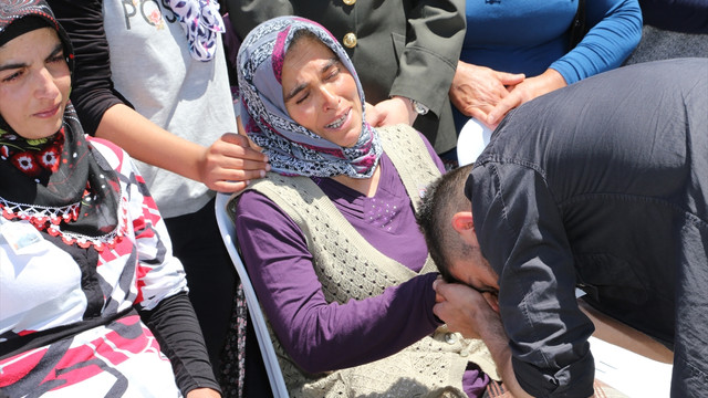 Hakkaride şehit düşen Uzman Çavuş memleketinde defnedildi