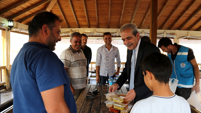 Hasta yakınlarına iftar yemeği