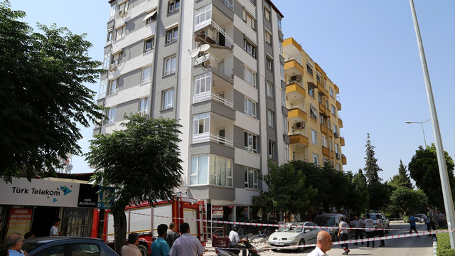 Hatayda evin balkonu çöktü: 1 yaralı