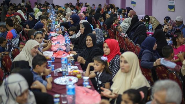 Hayrat İnsani Yardım Derneği'den Gazzeli 600 yetime iftar