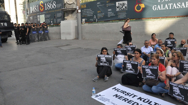 HDK İstanbul Meclisi'nden Galatasaray'da oturma eylemi