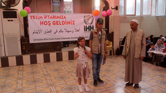 İHH'dan Suriyeli yetimlere iftar