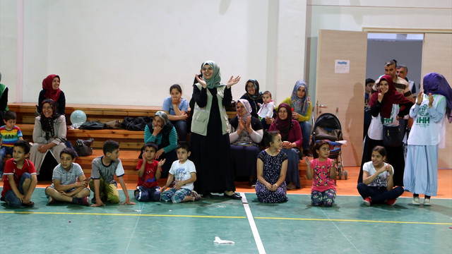 İHH'dan yetimlere iftar