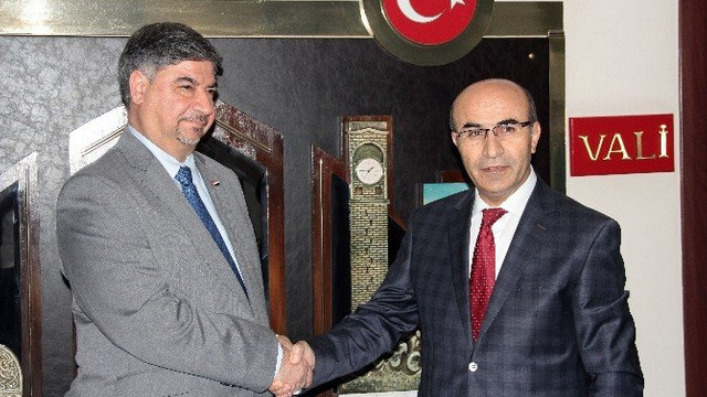 Irakın Ankara Büyükelçisi Alawi, Adana Valisi Demirtaşı ziyaret etti