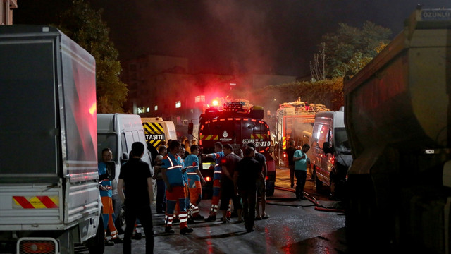 İstanbul Eyüpte 10 araç kundaklandı!