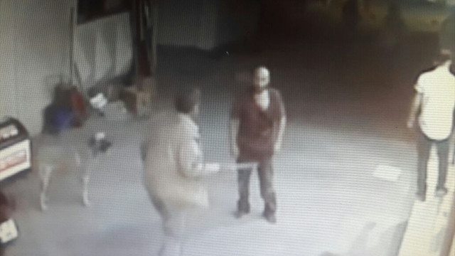 İzmir'de cinayet anı kamerada