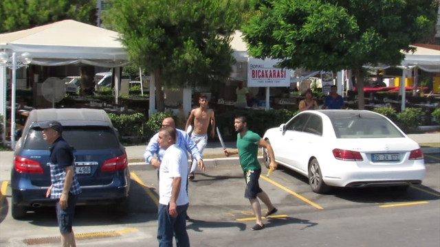 İzmir'de zabıta memurlarına darp iddiası