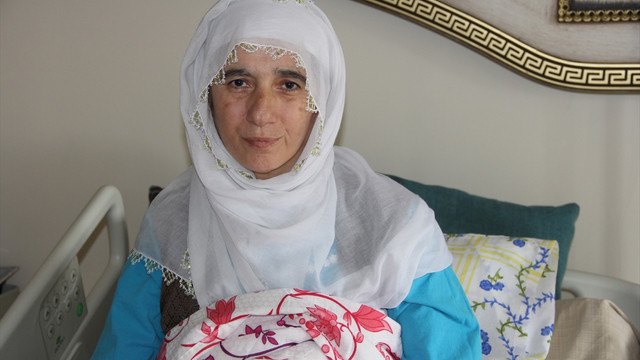 Karnından 10 kilo ur çıktı