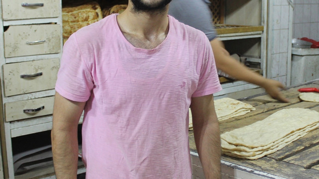 Kavurucu sıcağa rağmen oruçlarını aksatmıyorlar