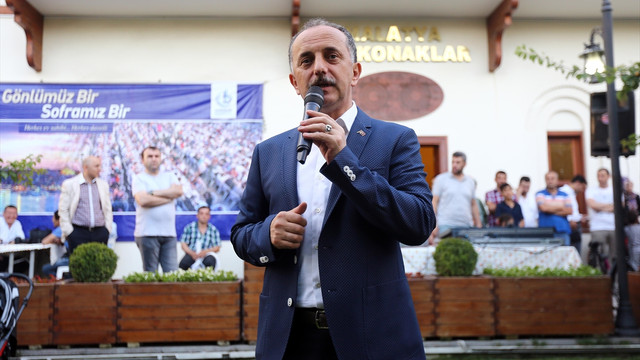 Kayısı Bahçesi'nde iftar