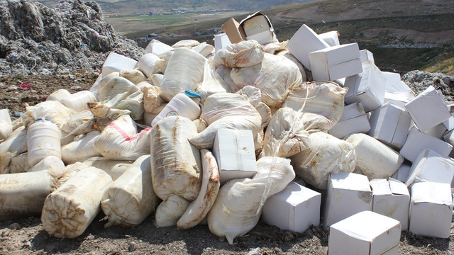 Kayseri'de 19 ton bozulmuş peynir ele geçirildi