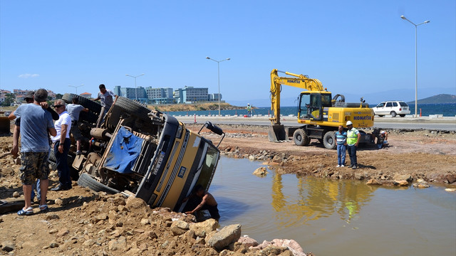 Kazayı fotoğraflayan gencin motosikletini denize attıkları iddiası