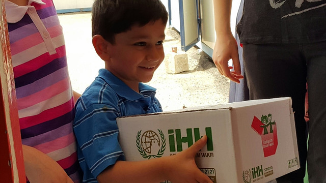 Kilis'te yetim sığınmacılara ramazan kolisi