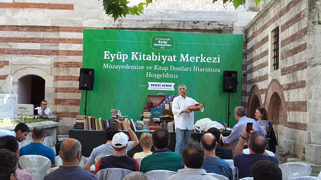 Kitabiyat Merkezinde kitap müzayedesi