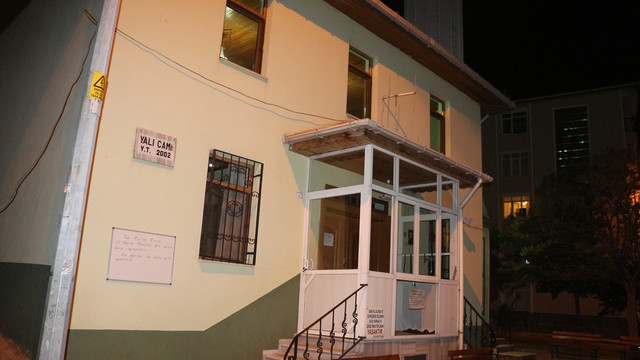 Kocaeli'de camiden Sakal-ı Şerif çalındı