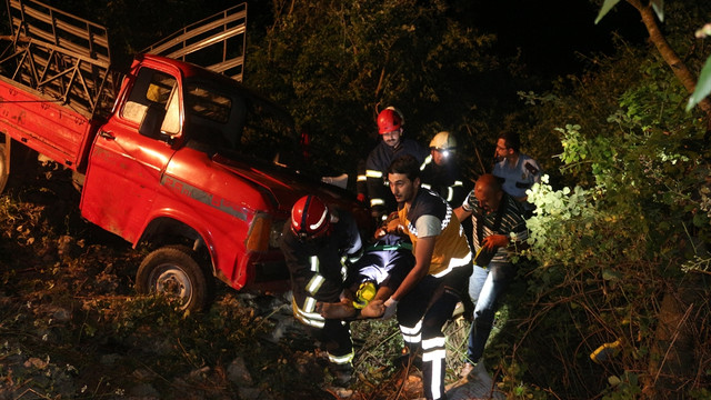 Kocaeli'de kamyonet şarampole devrildi: 1 ölü