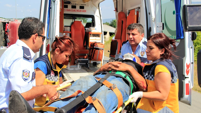 Kocaeli'de tır devrildi: 1 yaralı