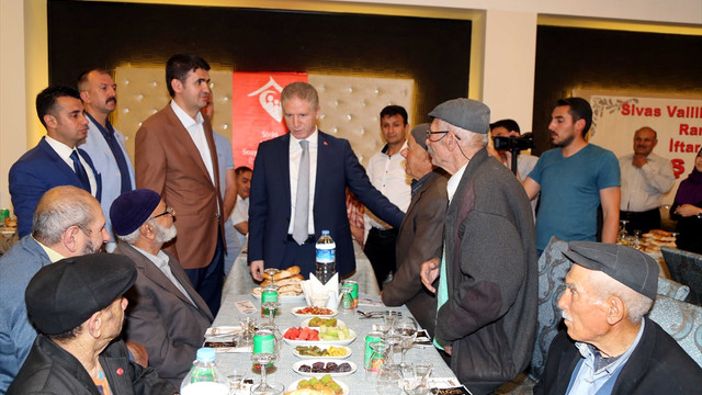 Koruma altındaki çocuklarla yaşlılar iftarda buluştu