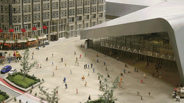 Rotterdam tren istasyonu güvenlik gerekçesiyle boşaltıldı