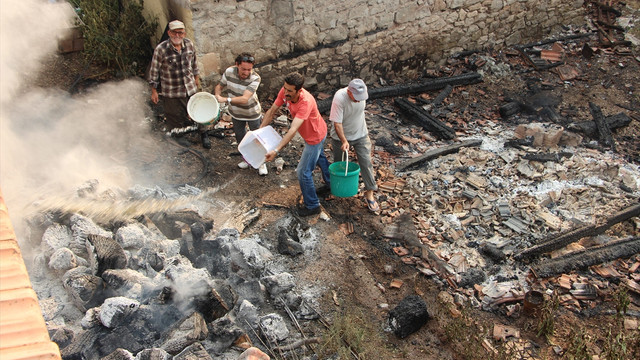 Kumluca'daki orman yangını
