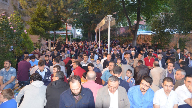 Kütahya'da İHH'dan Ümmet İftarı