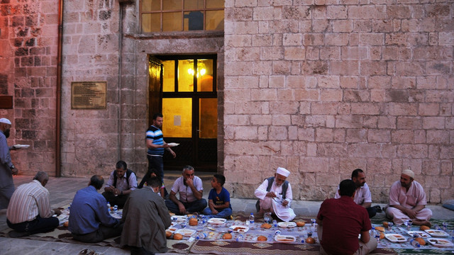 Mardin'deki terör mağdurları ve sığınmacılar iftar açtı