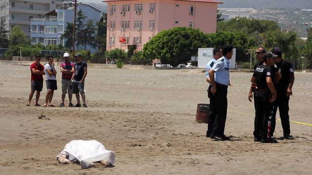 Mersin'de Alman turist denizde boğuldu