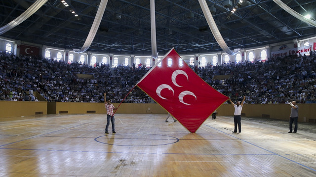 MHP'de Çağrı Heyeti'nin topladığı olağanüstü kongre