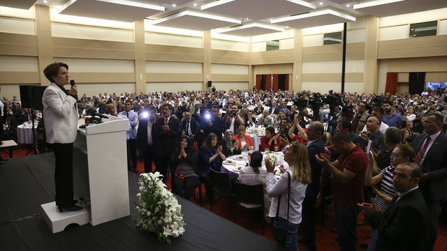 MHP'li Akşener delegelere iftar verdi