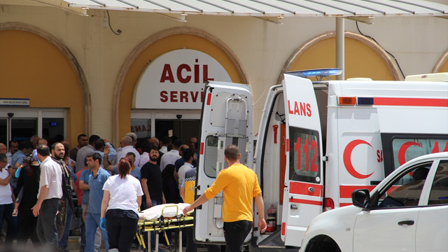 GÜNCELLEME 2 - Midyat'ta bombalı araçla terör saldırısı