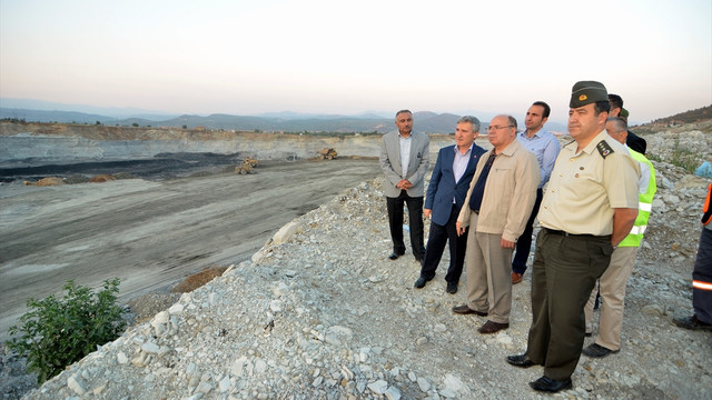 Muğla Valisi Çiçek, kömür ocağında işçilerle iftar yaptı
