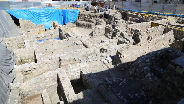 Neşeli ol hayatını yaşa mozaiği