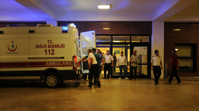 GÜNCELLEME - Ömerli'de jandarma komutanlığına bombalı araçla terör saldırısı