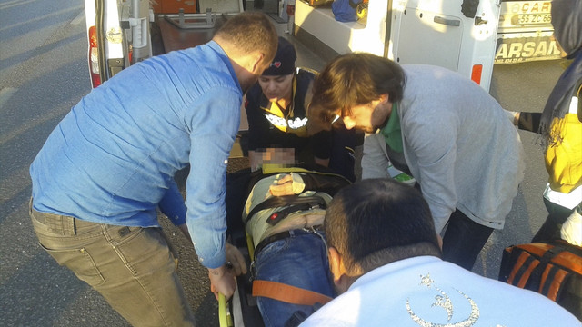 Otomobilin çarptığı bisikletli hayatını kaybetti