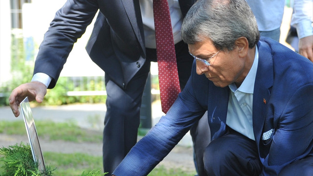 Özdağ ve Halaçoğlu Berlin'de