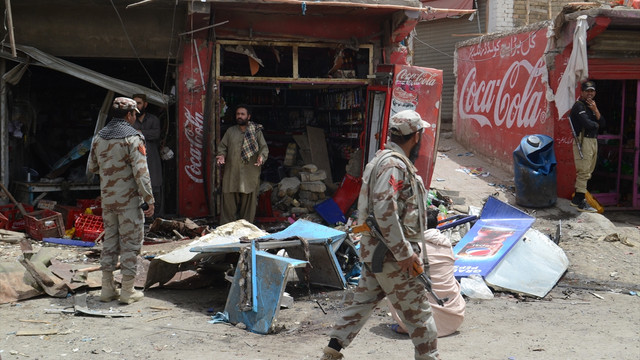 Pakistan'da bombalı saldırı: 3 ölü, 32 yaralı