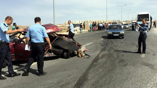 Şanlıurfada otomobille yolcu otobüsü çarpıştı: 1 ölü, 3 yaralı