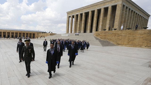 Sayıştayın yeni başkan ve üyeleri Anıtkabir'i ziyaret etti