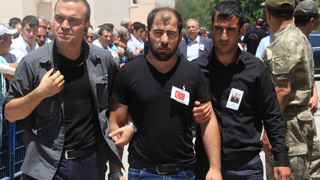 Şehit uzman çavuş son yolculuğa uğurlandı