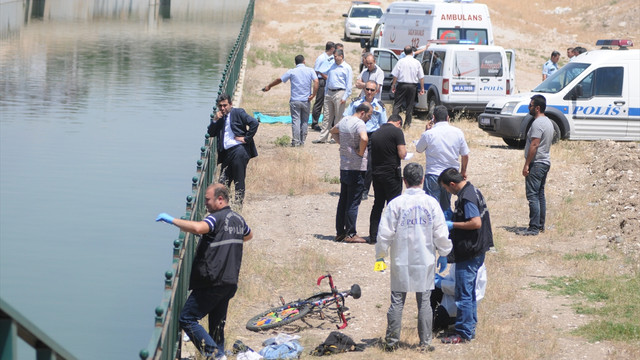 Serinlemek için girdikleri kanalda boğuldular