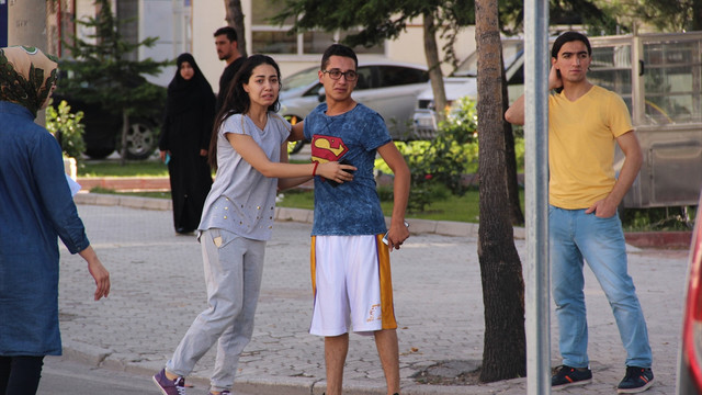 Sınava giderken kaza yaptı