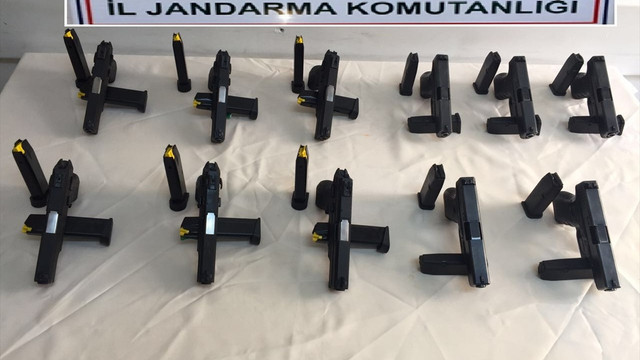 Şırnak'ta 11 tabanca ele geçirildi