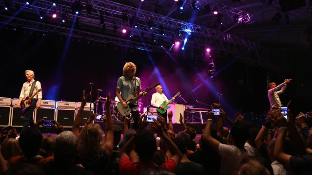 Status Quo, EXPO'da konser verdi