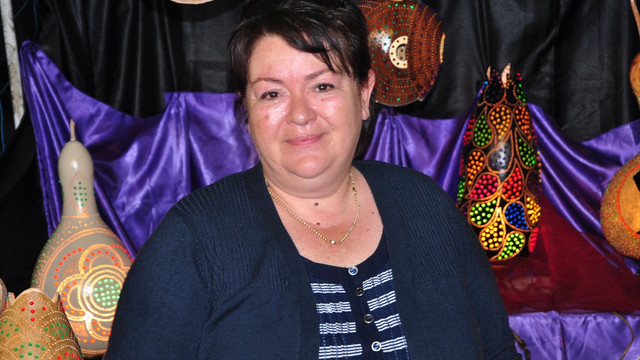 Su kabağından süs eşyası yapıyorlar