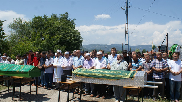 Su kuyusuna inen genç ve babasının ölmesi