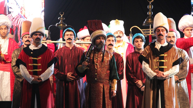 Sultanahmet Meydanı'nda Baklava alayı gösterisi