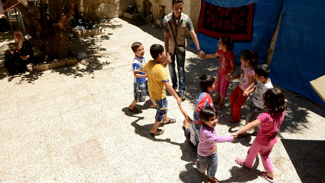 Suriye'deki savaş 600 bin çocuğu babasız bıraktı